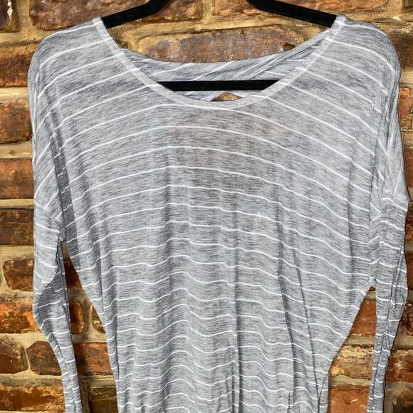 Marc New York Performance Gray Striped Twist Cut Out Open Back Top Size Small - Picture 2 of 7